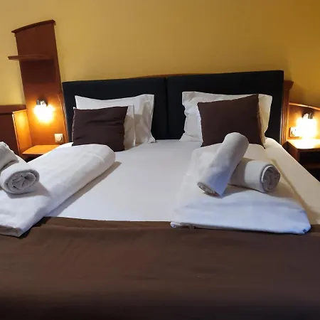 Hotel Az Idill