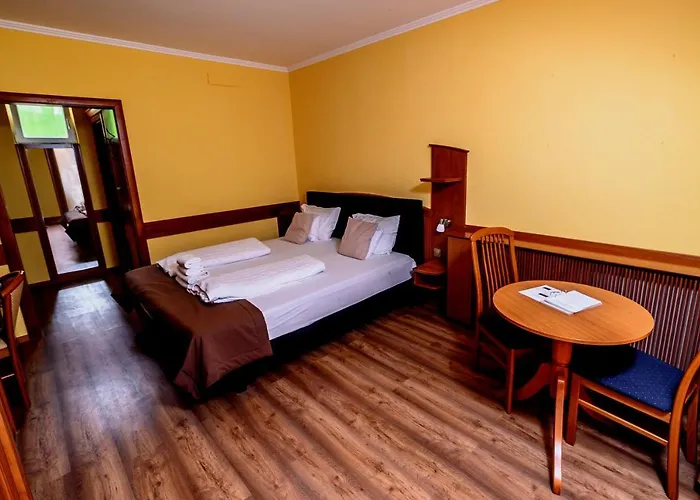 Az Idill מלון צ'רסגטומאי